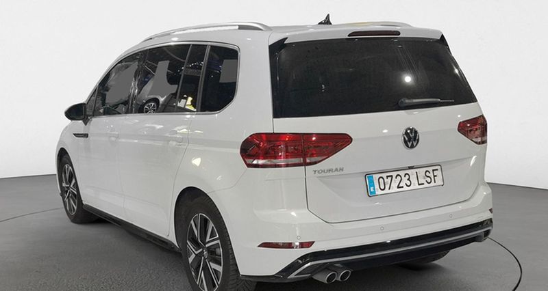 Volkswagen Touran • 2021 • 52,948 km 3