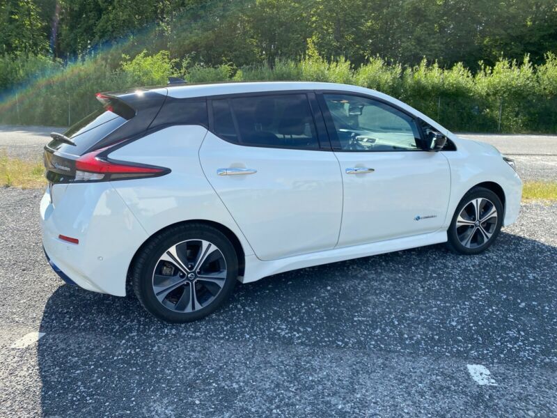 Nissan Leaf • 2018 • 130,000 km 12