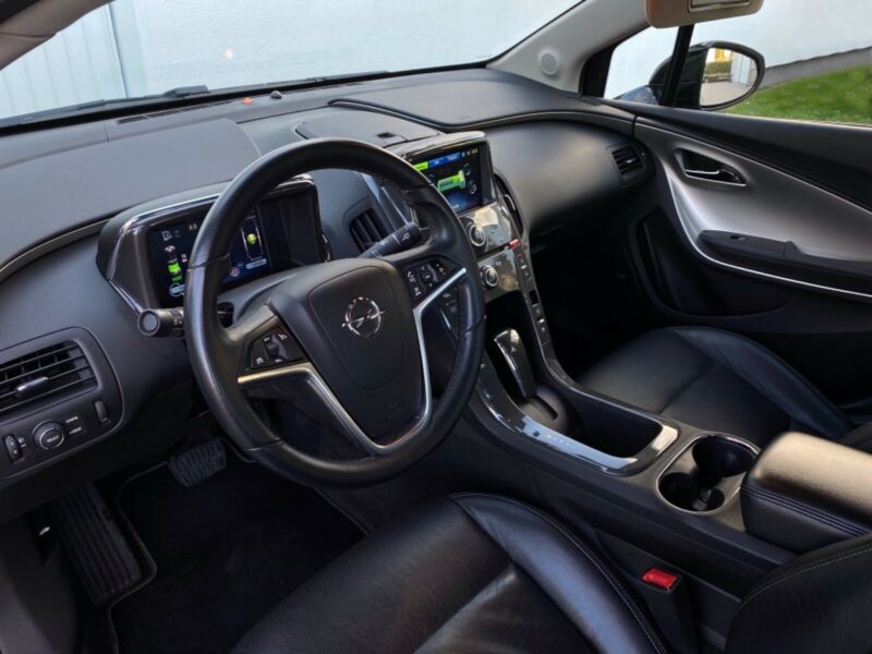 Opel Ampera • 2013 • 99,500 km 13