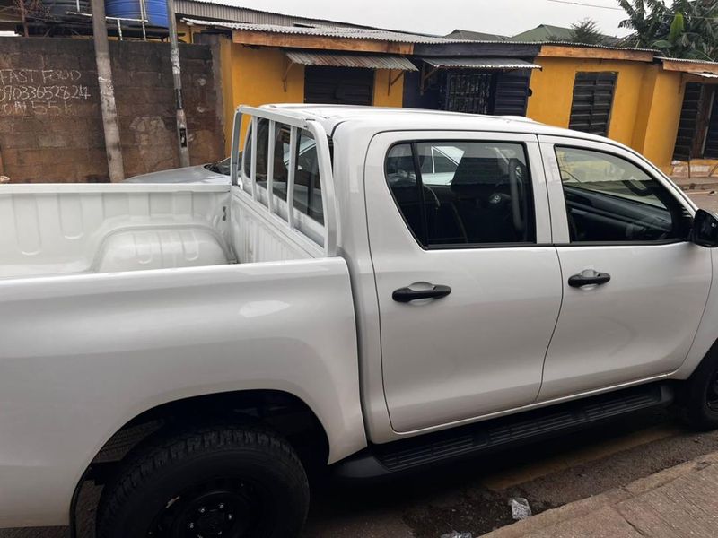 Toyota Hilux • 2024 • 30,000 km 3