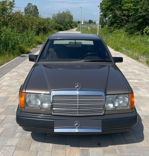 Mercedes-Benz 260 - 560 SE • 1989 • 214,700 km 9