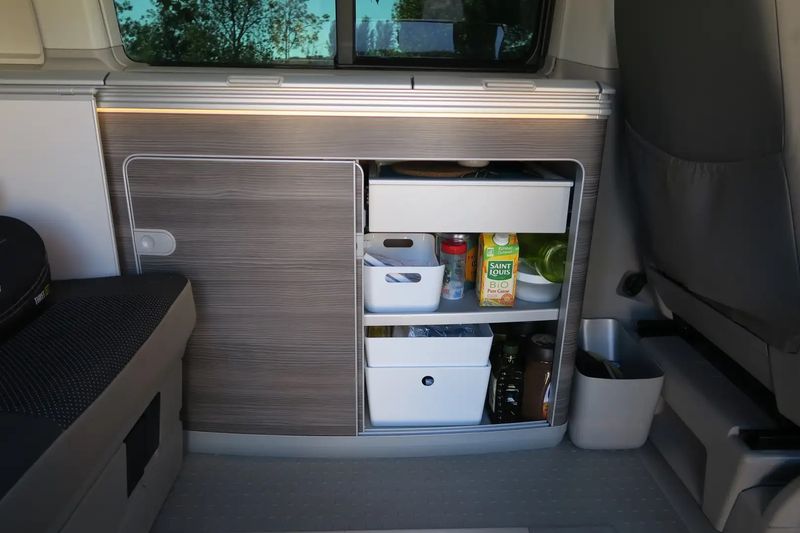 Volkswagen California • 2018 • 45,000 km 3