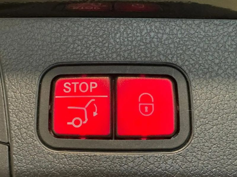 Mercedes-Benz GLB-Class • 2021 • 68,000 km 6