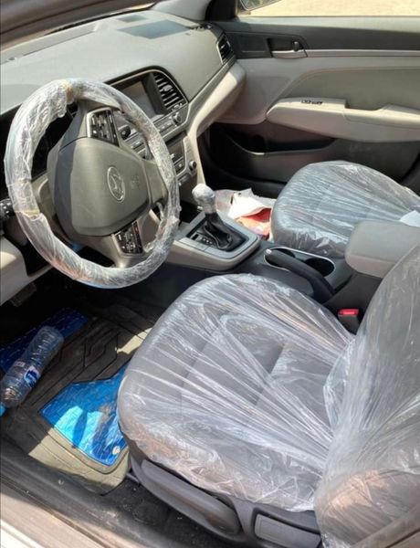 Hyundai Elantra • 2021 • 25,000 km 2
