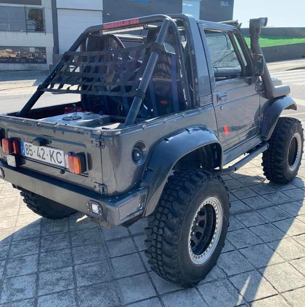 Suzuki Samurai • 1998 • 65,000 km 2