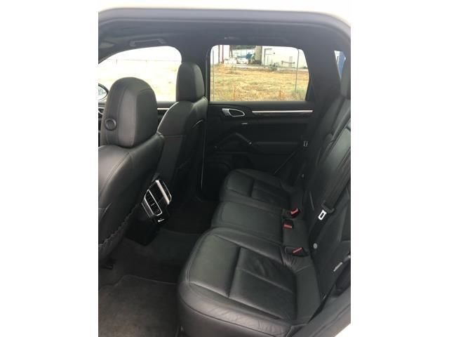 Porsche Cayenne • 2011 • 180,000 km 3