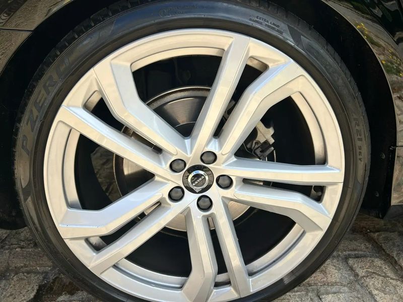 Volvo V90 • 2021 • 120,000 km 9