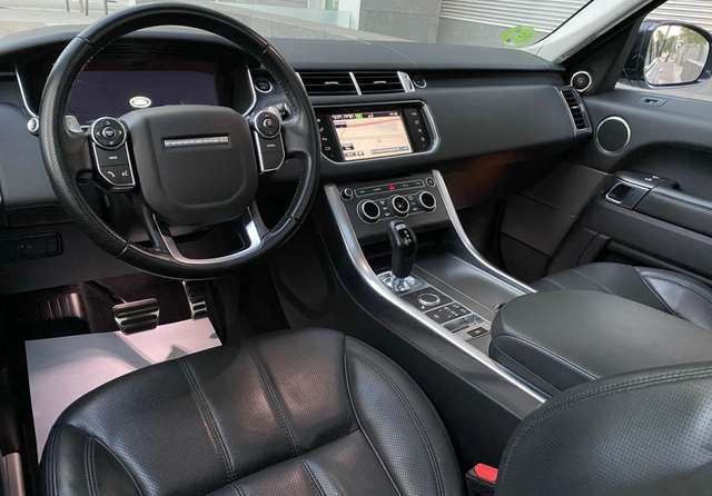 Land Rover Range Rover Sport • 2017 • 49,000 km 9