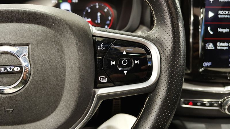 Volvo XC60 • 2018 • 77,477 km 38