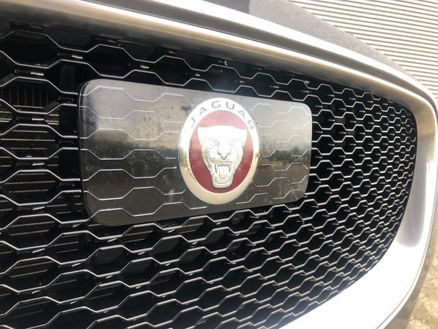 Jaguar F-Pace • 2016 • 91,612 km 5