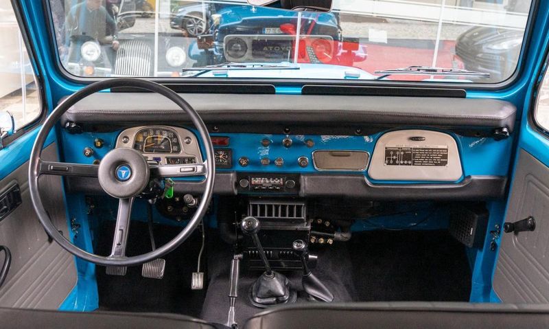 Toyota Belta • 1980 • 60,000 km 4