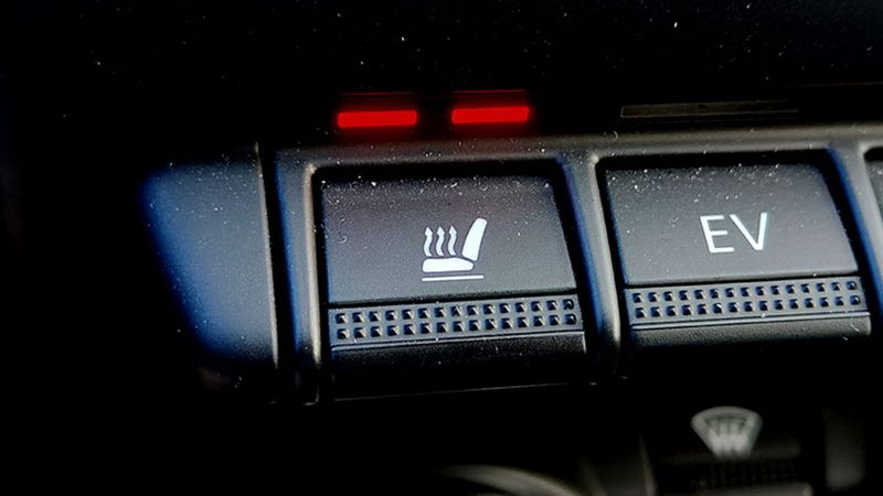 Renault Captur • 2023 • 17,890 km 12