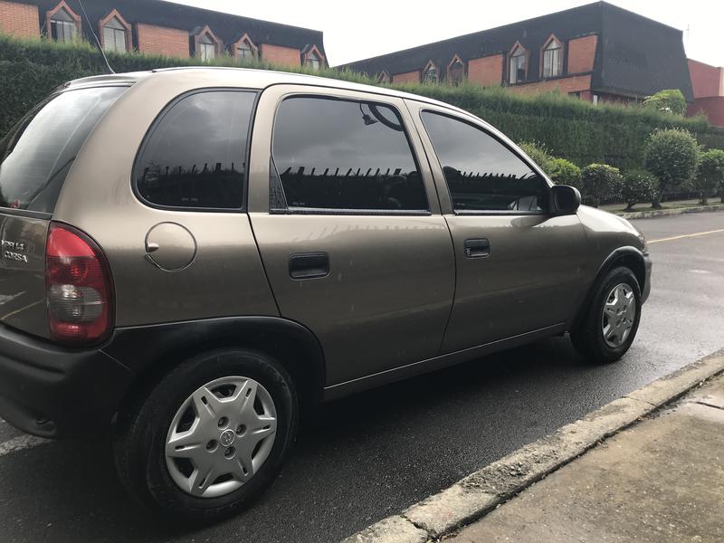 Chevrolet Corsa • 2004 • 126,000 km 3