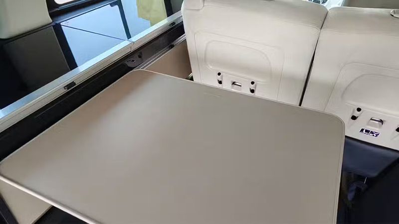 Mercedes-Benz Sprinter • 2019 • 76,030 km 10