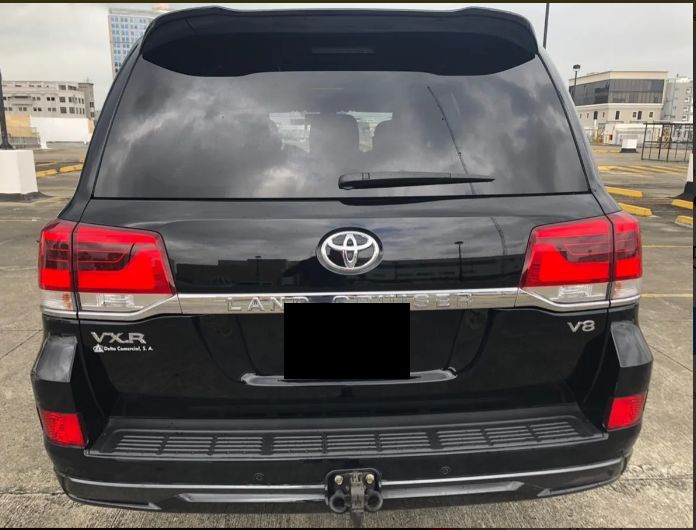 Toyota Land Cruiser • 2018 • 85,000 km 3