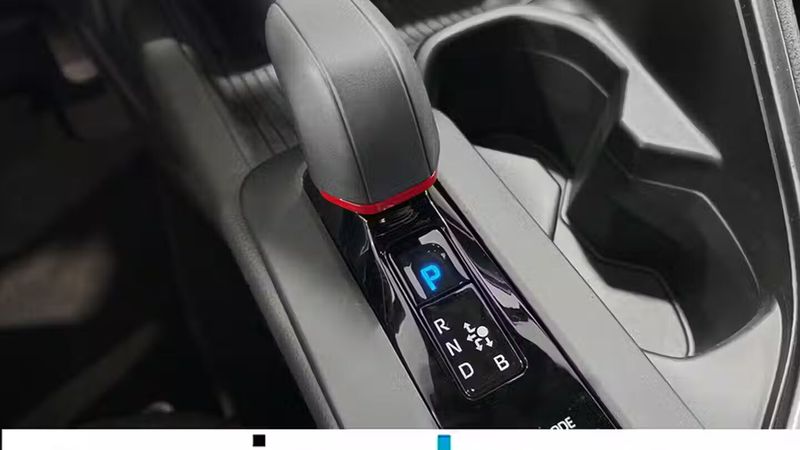 Toyota C-HR • 2024 • 10,834 km 6