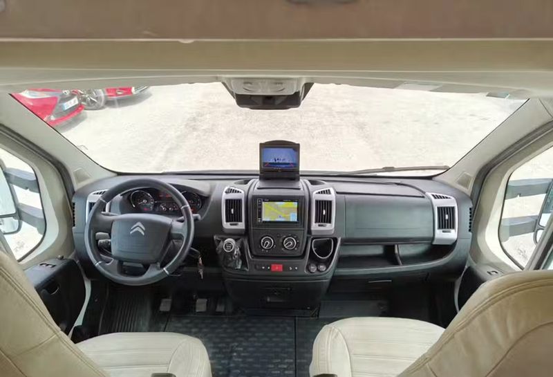 Citroën Jumpy • 2020 • 57,378 km 3