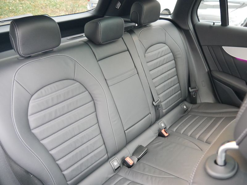 Mercedes-Benz GLC-Class • 2020 • 18,000 km 25