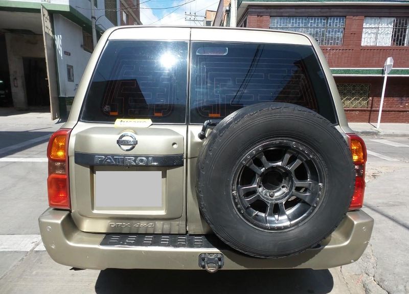 Nissan Patrol • 2009 • 130,000 km 4