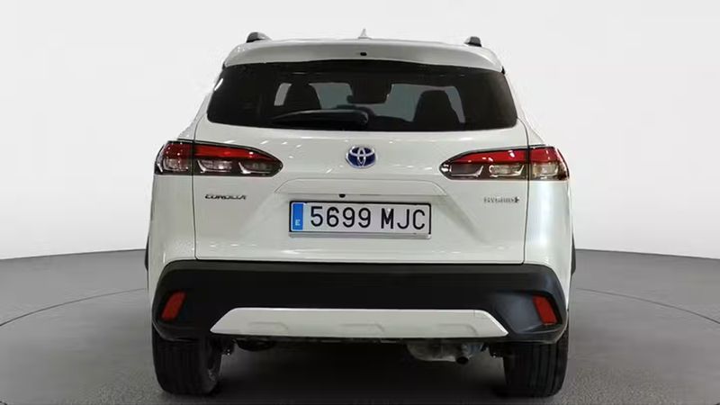 Toyota Corolla Hybrid • 2023 • 13,994 km 9