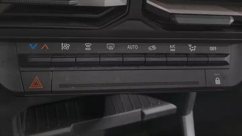 Dacia Duster • 2024 • 10,170 km 9