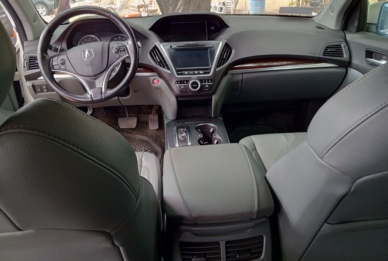 Acura MDX • 2016 • 140,000 km 3