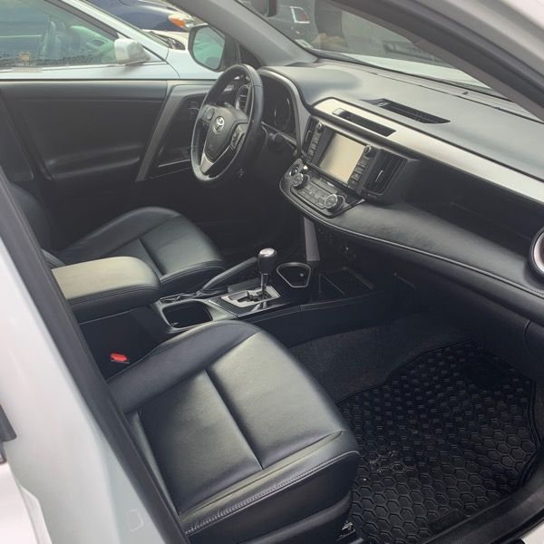 Toyota RAV4 • 2015 • 32 km 3