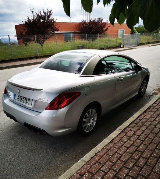 Peugeot 308 • 2010 • 195,000 km 3