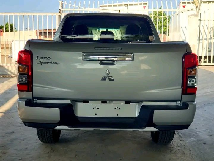 Mitsubishi L200 • 2021 • 21 km 3