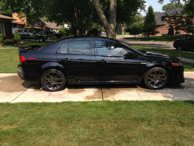 Acura TL • 2004 • 70,231 km 3