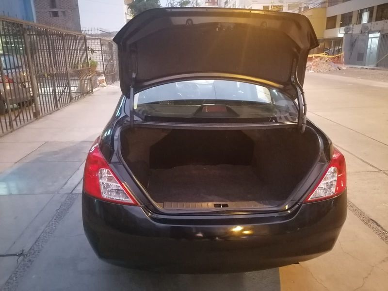 Nissan Versa • 2012 • 208,000 km 4