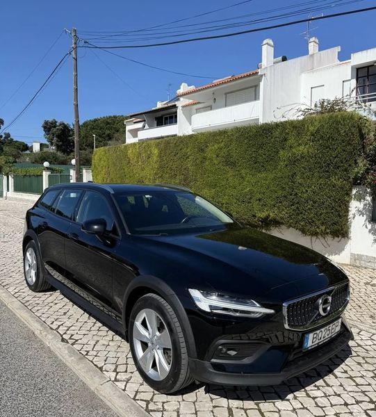 Volvo V60 • 2020 • 61,500 km 3