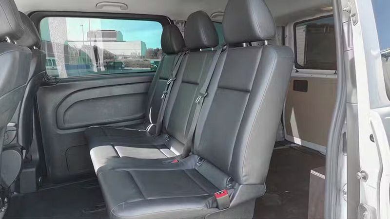 Mercedes-Benz 115 • 2019 • 120,138 km 11