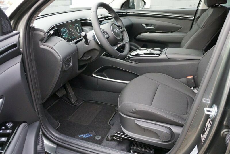 Hyundai Tucson • 2021 • 122,000 km 12