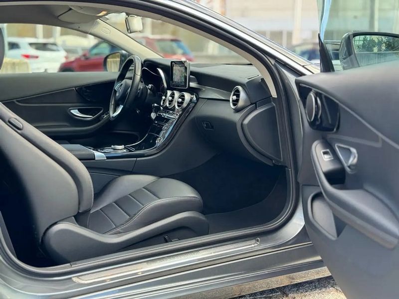 Mercedes-Benz C-Class • 2017 • 63,300 km 7