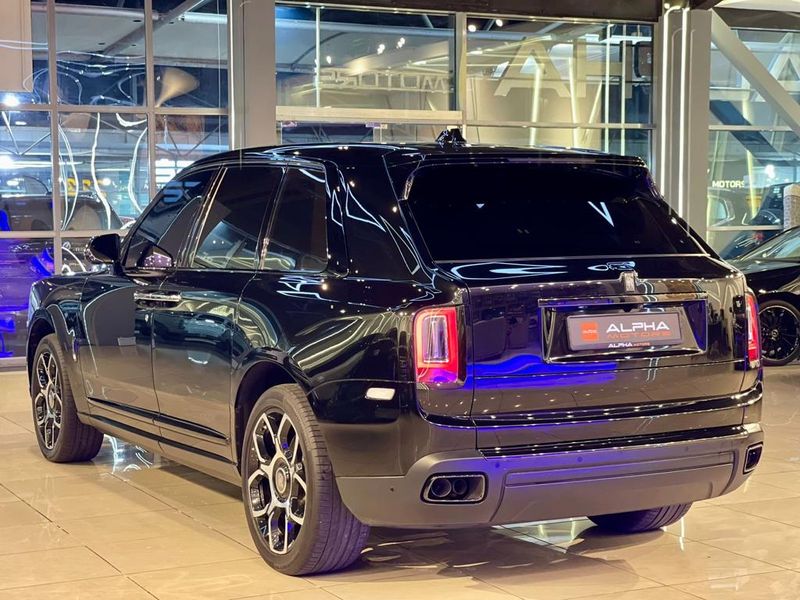 Rolls-Royce Cullinan • 2021 • 48,600 km 10