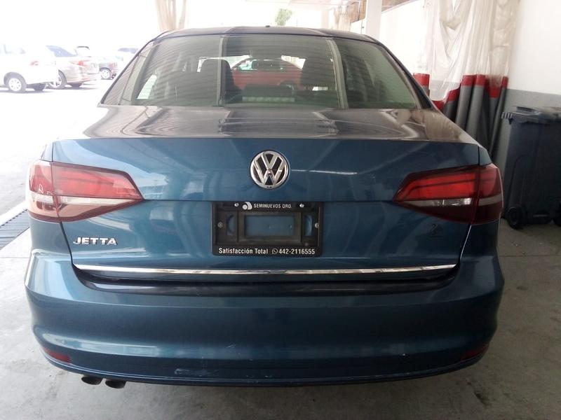 Volkswagen Jetta • 2017 • 63,000 km 4