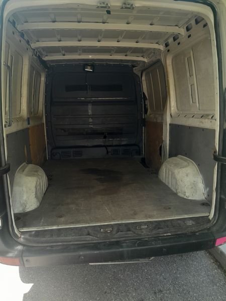 Volkswagen Crafter • 2010 • 272,000 km 14