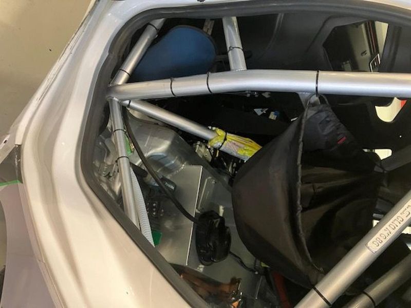 Renault Clio • 2024 • 2,324 km 6