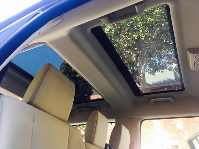 Land Rover Discovery • 2012 • 184,000 km 2