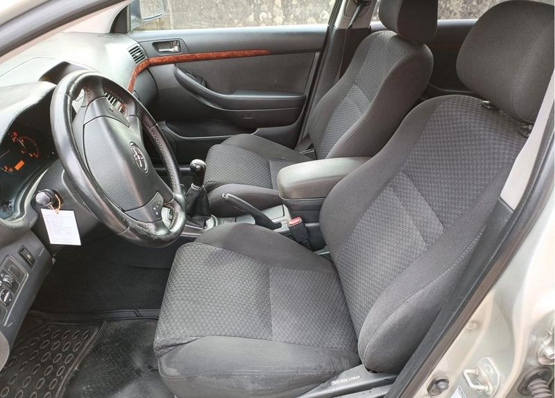 Toyota Avensis • 2005 • 500,000 km 6