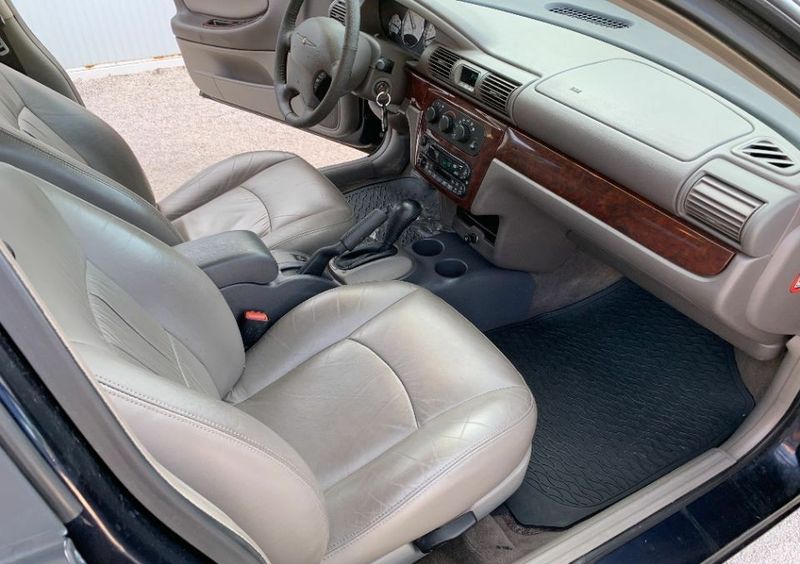 Chrysler Sebring • 2006 • 63,000 km 2