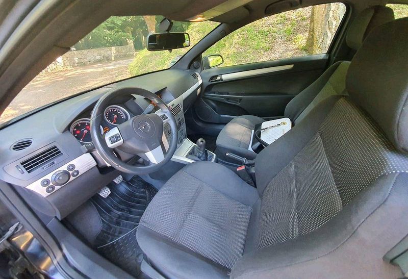 Opel Astra • 2006 • 249,999 km 3