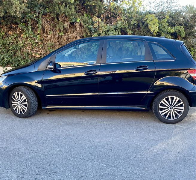 Mercedes-Benz Trieda B • 2011 • 220,000 km 9