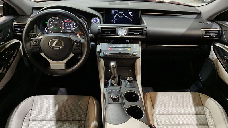 Lexus RC • 2017 • 53,232 km 10