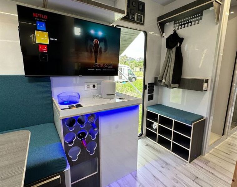 Mercedes-Benz 210 Van • 2017 • 195,000 km 7