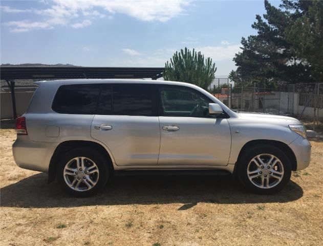 Toyota Land Cruiser • 2008 • 307,000 km 2