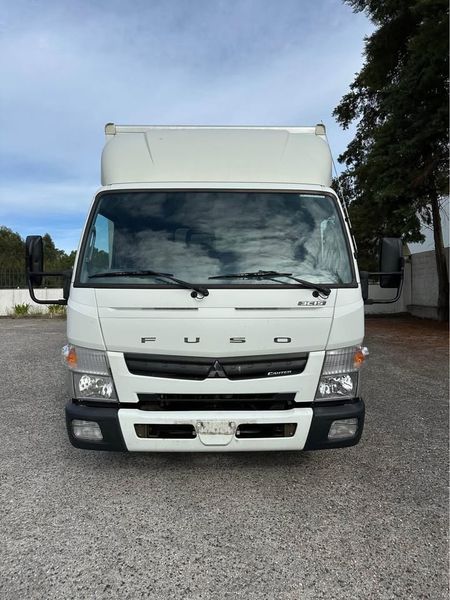 Mitsubishi Fuso canter • 2017 • 181,000 km 1