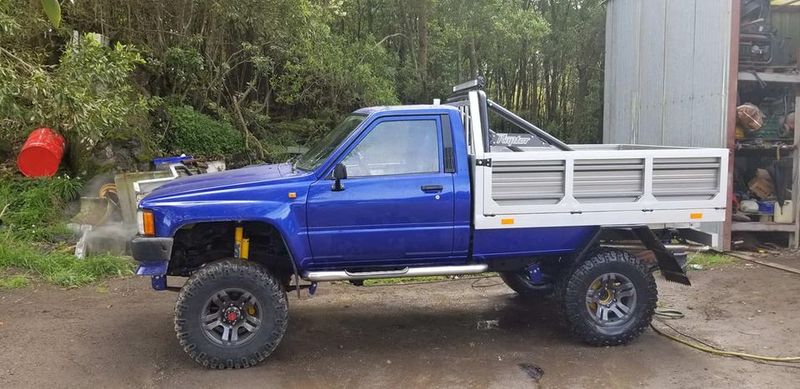 Toyota 4Runner • 1994 • 233,000 km 2