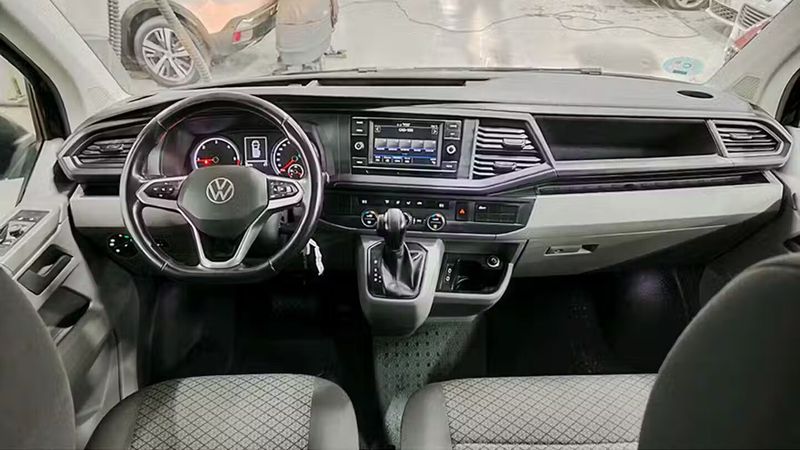 Volkswagen Caravelle • 2022 • 88,079 km 6